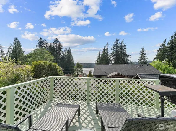 10023 Whitecap Drive NW, Olympia, WA 98502