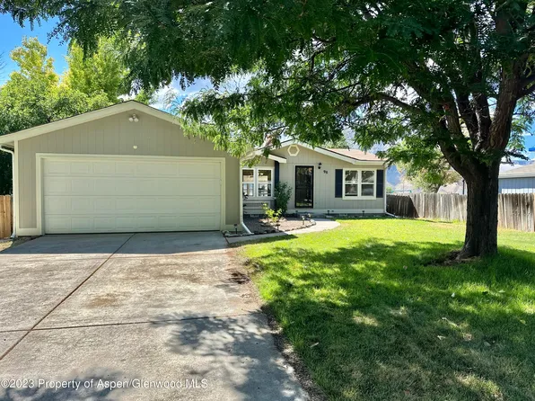 98 Cedar Cir, Parachute, CO 81635