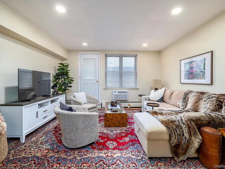 2 Fowler Ave #211 — Photo 7