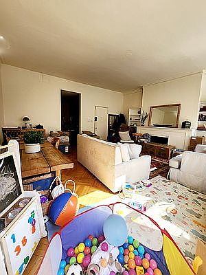 3rd image of 30 W 75th St APT 3