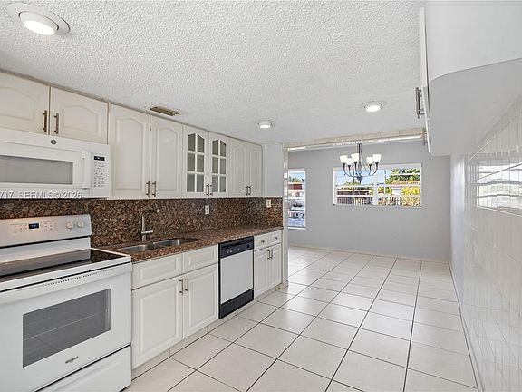 5th image of 491 W 35th Pl