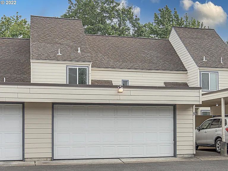 1st image of 251 NE Village Squire Ave Unit 5