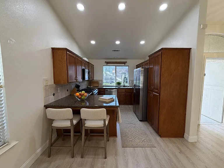 1790 E Chelsea Dr — Photo 6