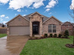 1805 Tanglewood Cir, Cave Springs, AR 72718