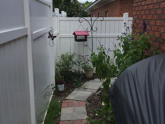 Patio, grilling area, fenced