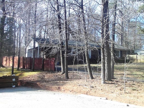 3rd image of 735 Harold Dr