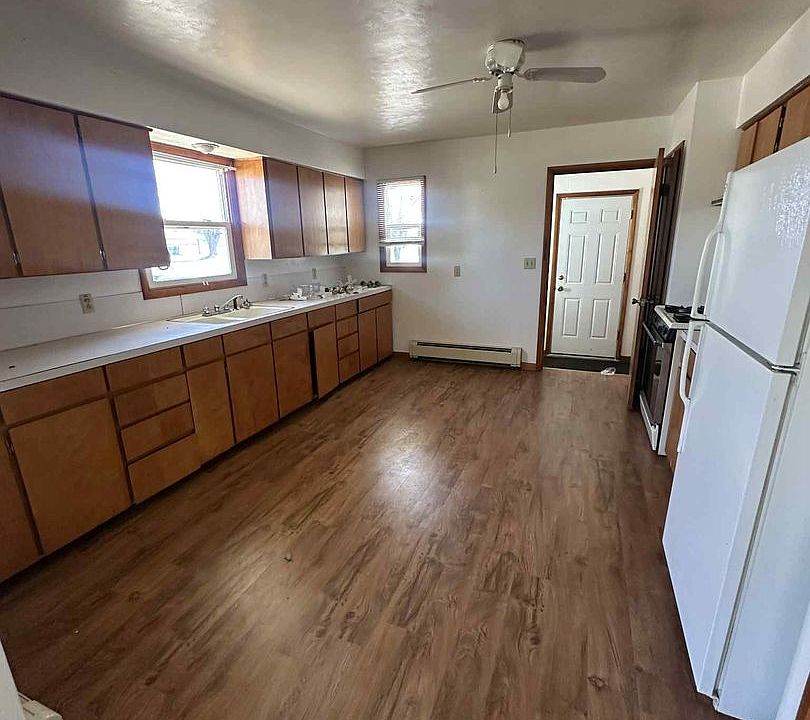 1st image of 6953 Hillcrest Ave