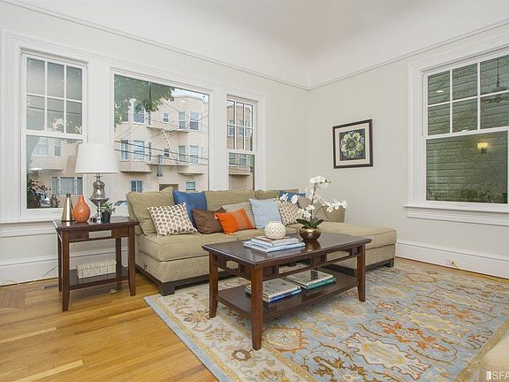5th image of 390 Frederick St