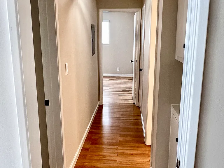 817 2nd St #101 — Photo 6