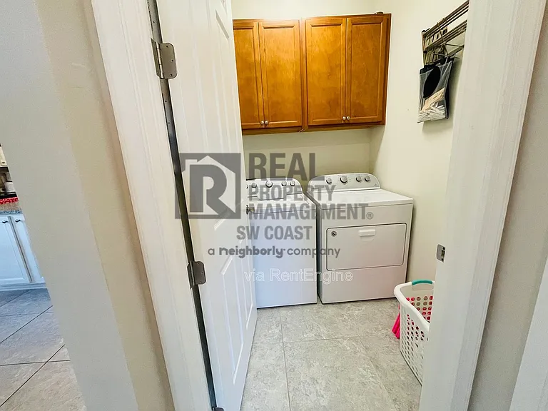 10900 Glenhurst St — Photo 9