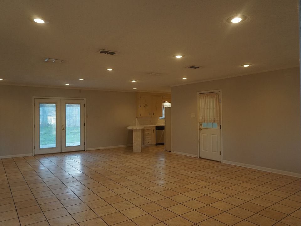 1st image of 601 Kay Dr