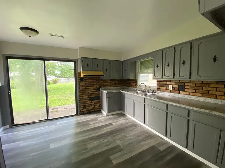 3833 N Park Dr — Photo 5