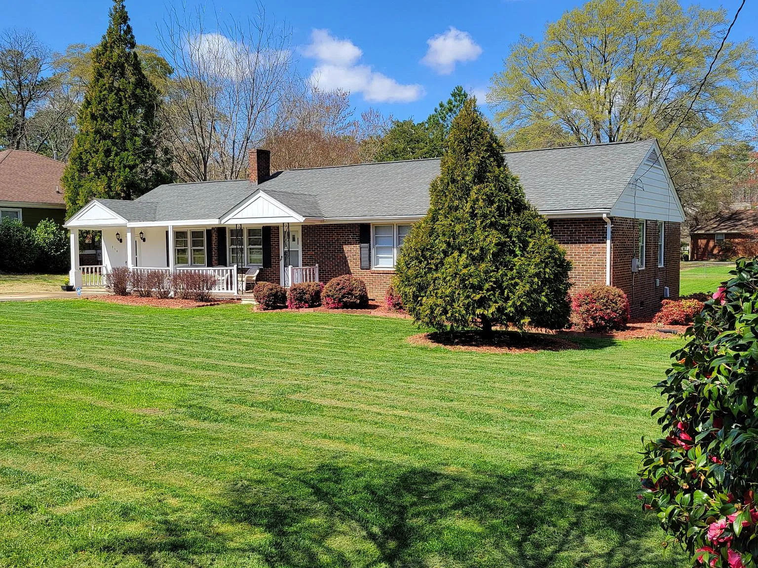 3 bed, 1.5 bath, 1515 sqft, $2,000 — Photo 4
