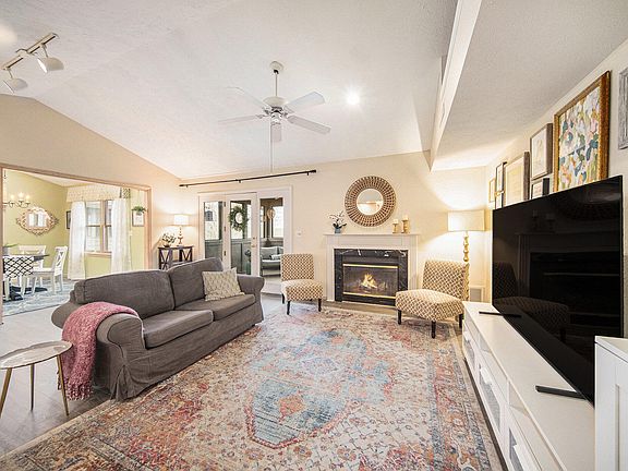 2nd image of 2066 Bent Trail Ct