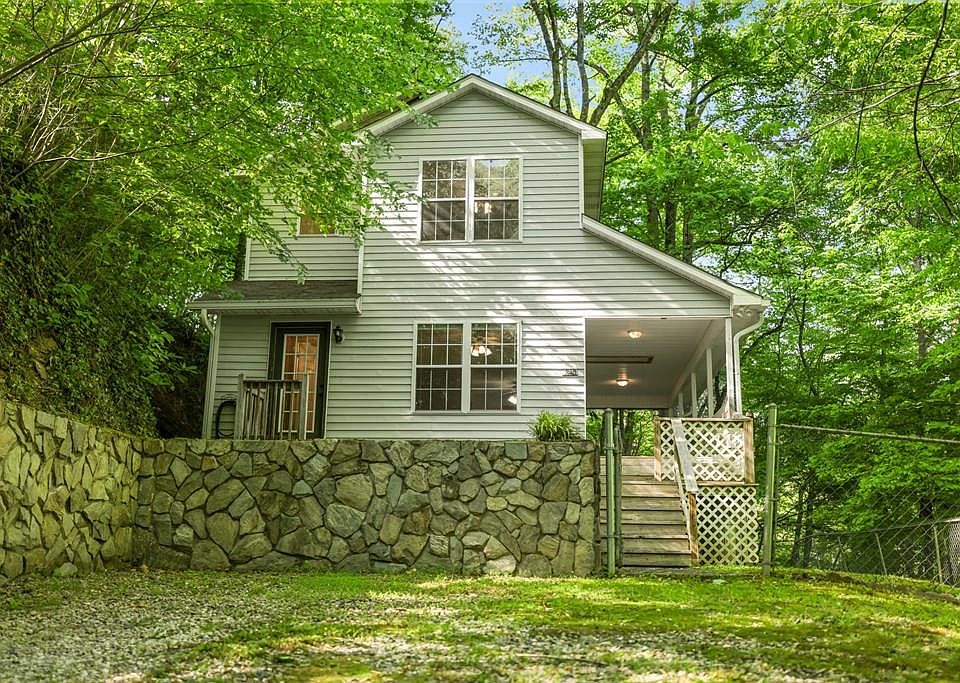 1st image of 240 Carpenter Rd