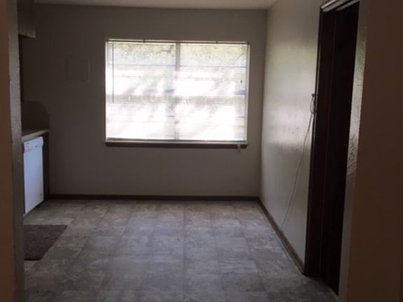 4th image of 1206 NW Smith Ave
