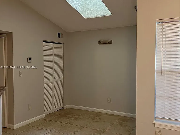 1385 Crystal Way #L — Photo 5
