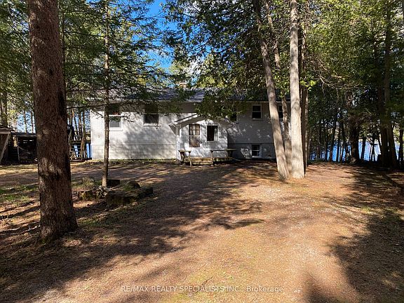 4th image of 384 Indian Point Rd