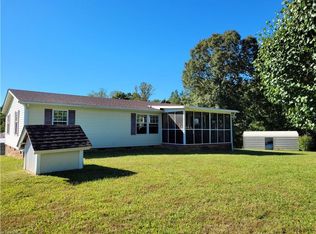 2001 Forrest Rd, Westfield, NC 27053