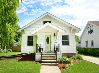 1015 Cottonwood St, Grand Forks, ND 58201