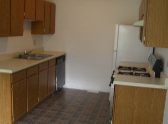 5th image of 215 Crestview Dr Unit A