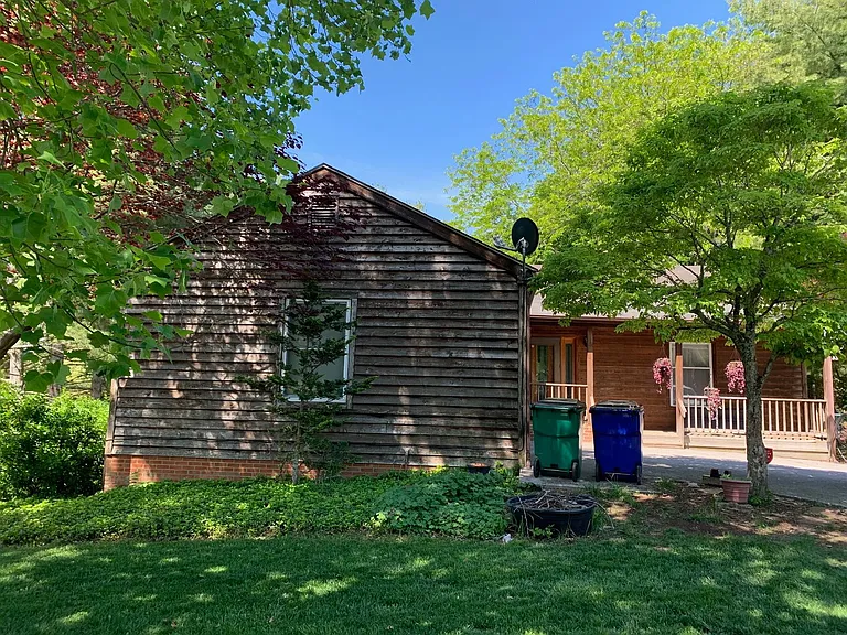 1101 Horseshoe Ln — Photo 2