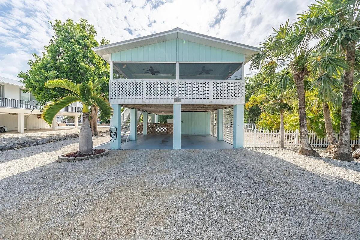 Kokomo Palms - 3639 Tropic St