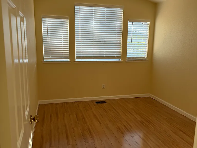 342 Wildrose Cir — Photo 6