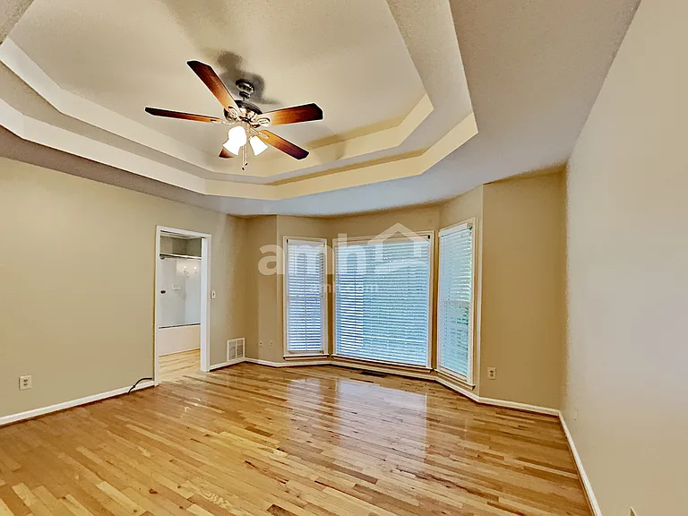 2262 Byron Ct SW — Photo 10