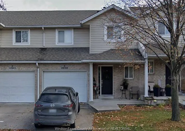 1662 Fieldcrest Ln — Photo 1