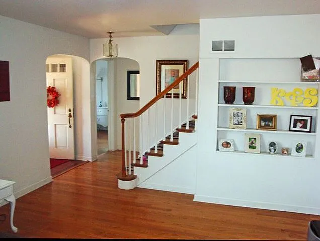 155 N Myrtle Ave photo 1