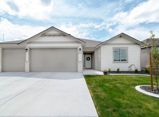 8004 Massey Dr, Pasco, WA 99301