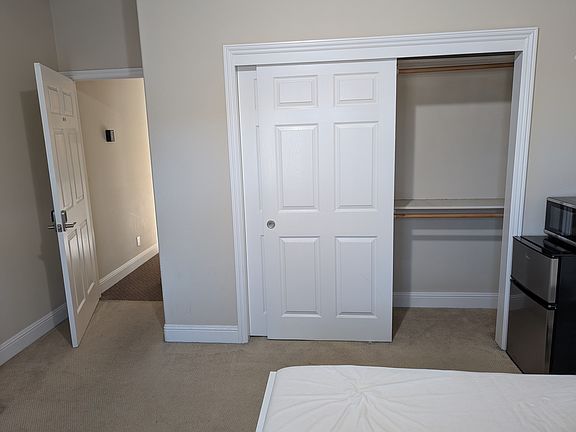 5th image of 10030 Orange Ave Room 2