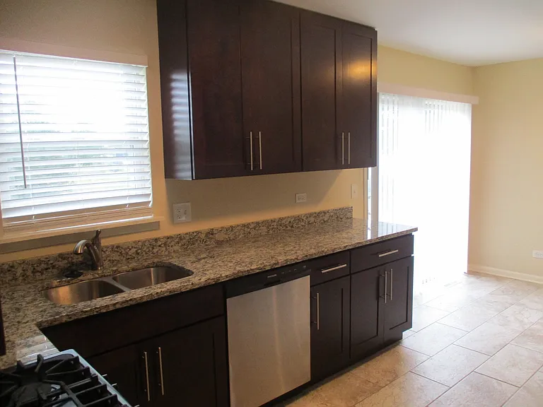 1161 Foxglove Ln — Photo 11