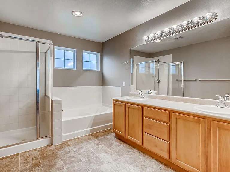 7604 S Quemoy St — Photo 16