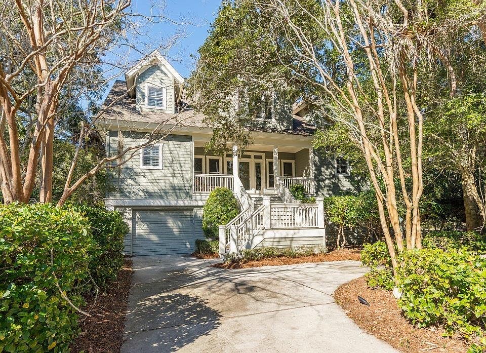 1st image of 1006 Crooked Oaks Ln