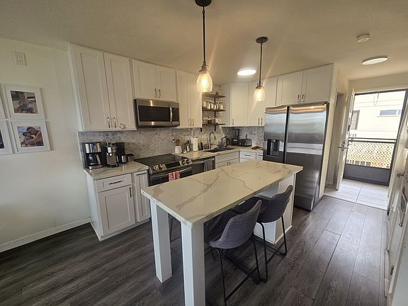 3rd image of 350 Aoloa St APT C212