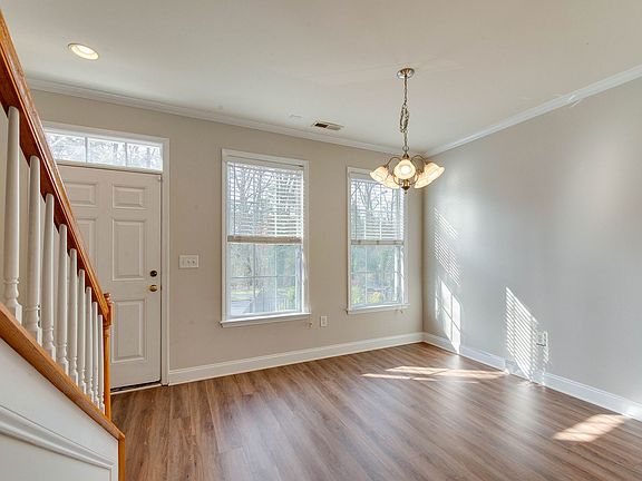 5th image of 316 Park Square Pl