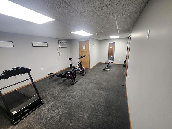 5th image of 1302 Birch St #208