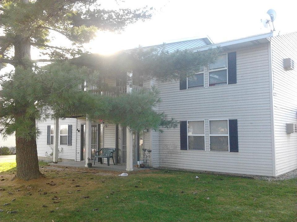 1st image of 370 Oxford Ct APT 3