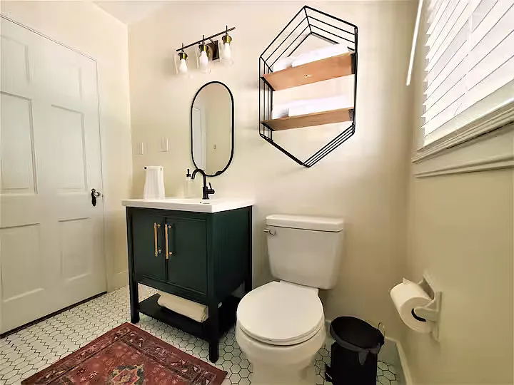 1347 S Sandusky Ave — Photo 15