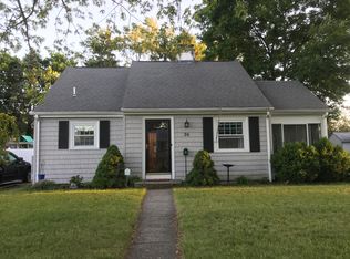 34 Chapmans Ave, Warwick, RI 02886