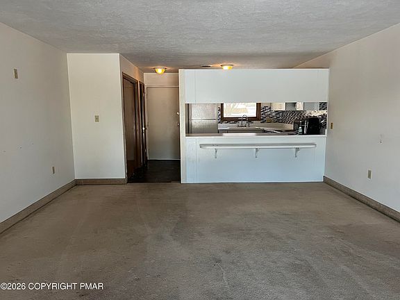 5th image of 146 Foxfire Dr APT 106