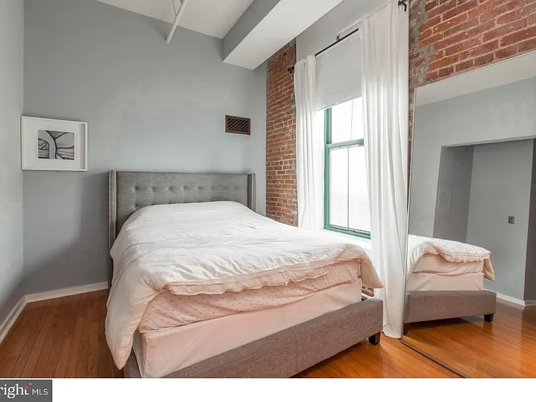 1010 Race St #6C — Photo 13