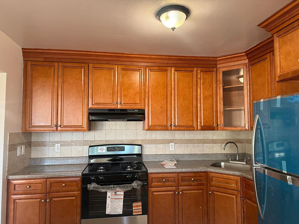 1st image of 22-36 38th St Floor 3