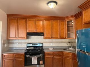 22-36 38th St FLOOR 3, Astoria, NY 11105