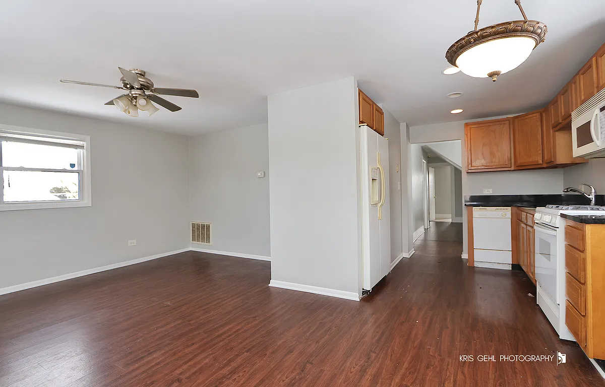 Building Photo - 307 North Ave #2