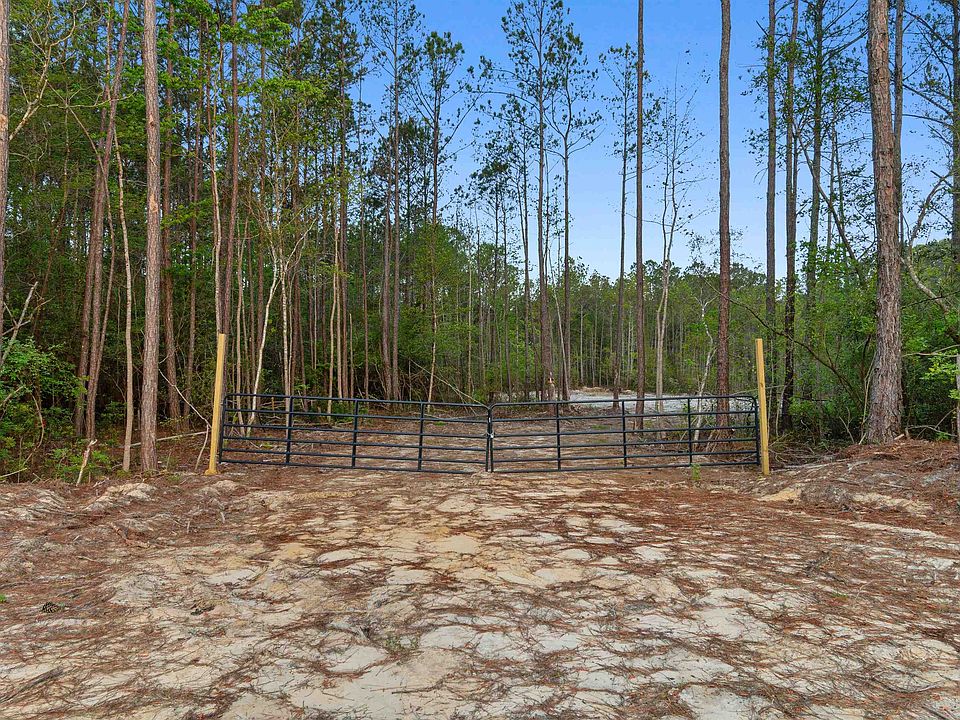 1st image of 835 Indian Hut Rd.