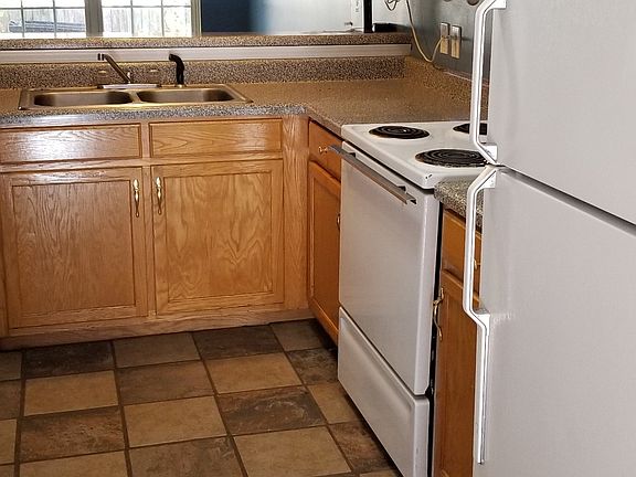 3rd image of 1515 Middleborough Ct
