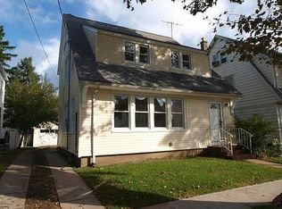 23 Amherst St, Williston Park, NY 11596
